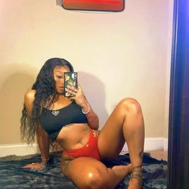 Elle Brooks profile image
