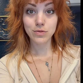 Lynne Suzanne profile image