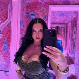 Julia Ros profile image