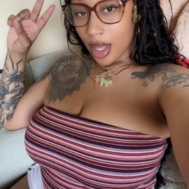 Maya lovia profile image