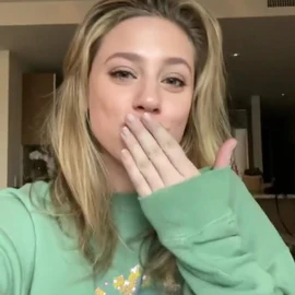 lili reinhart profile image