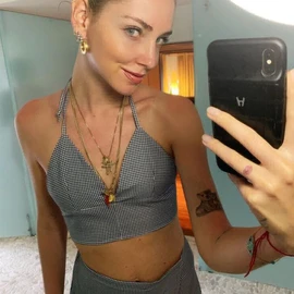 zoe Lillian profile image
