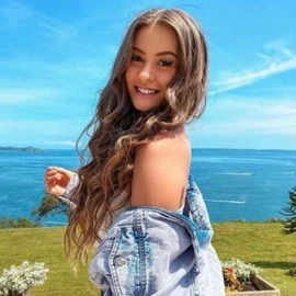 Holly H profile image