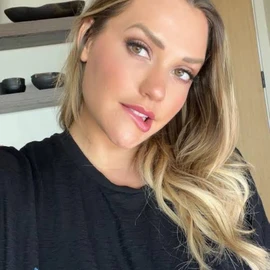 Mia malkova profile image