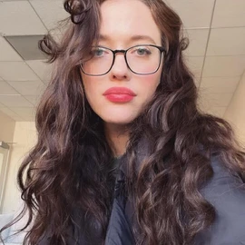 kat dennings profile image