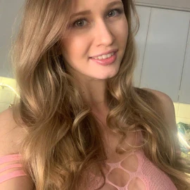 Elizabeth joy profile image