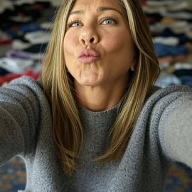 jennifer aniston profile image