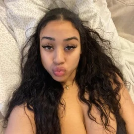 Clara profile image