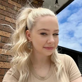 MaryLinda profile image