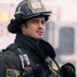 Taylor Kinney profile image