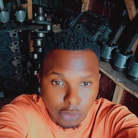 Emmanuel Amos profile image