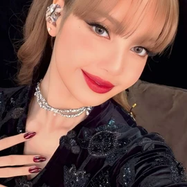 Lisa Manoban profile image
