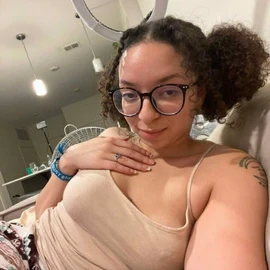 Emily Tony profile image