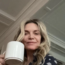Michelle Pfeiffer profile image
