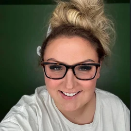 Susan Violet profile image