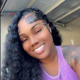 Shelly walls profile image