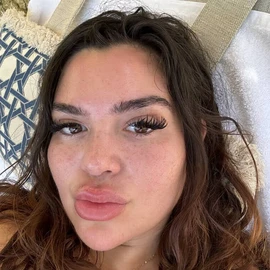 Emily profile image