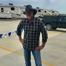 Trace Adkins profile image