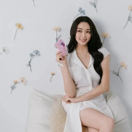 Jenny cheng profile image