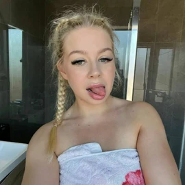 Frankie Anna profile image