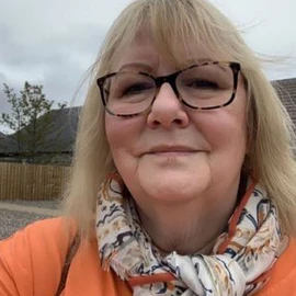 Julies leach profile image