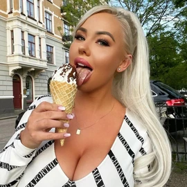 Anabella Rose profile image