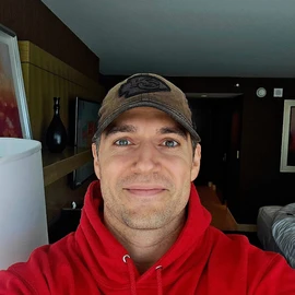 Henry Cavill profile image
