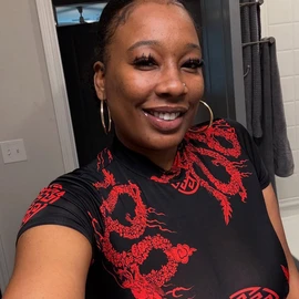 Lora Paige profile image