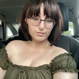 Charlotte Evelyn Nova profile image