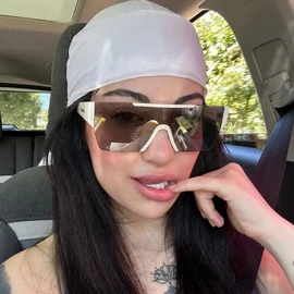 Alex Mary profile image