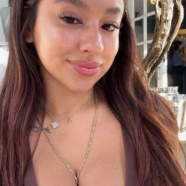 Angelina Evelyn profile image