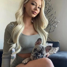 Elsa Jean profile image