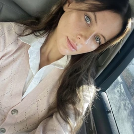 Tess Homann profile image