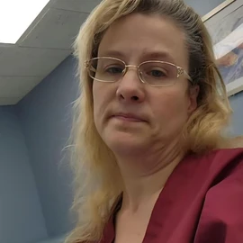 julie Robert profile image