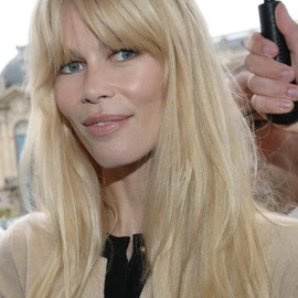 claudia schiffer profile image