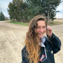 Laura farm profile image