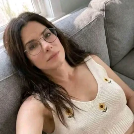 Sandra Bullock profile image