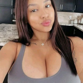 Mia Davis profile image