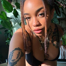 Charlotte Madelyn profile image