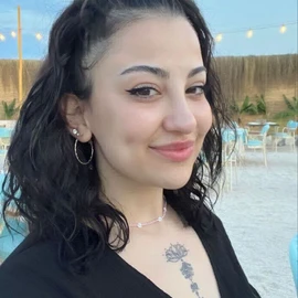 lilly Evelyn profile image