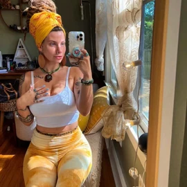 Alex Sandra profile image