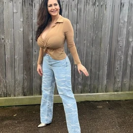 ava adams profile image