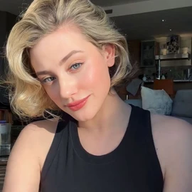 Lili Emma profile image