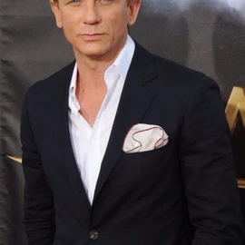 Daniel Craig profile image