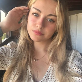 Elizabeth lol profile image