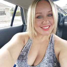 Sarah Tsk profile image