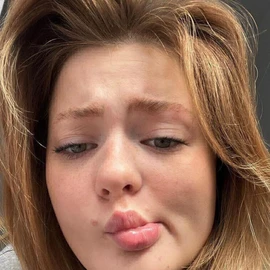 Evelyn Jolie profile image