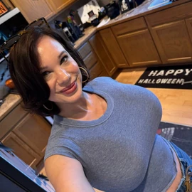 Ava hugh profile image
