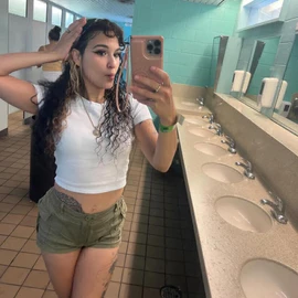 Lynn Brianna profile image