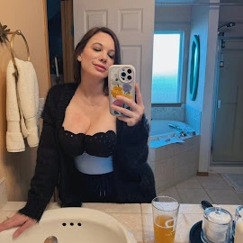 Kate Hearfield profile image